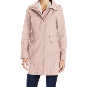 ColeHaan Signature BackBow PackableHoodedRaincoat
